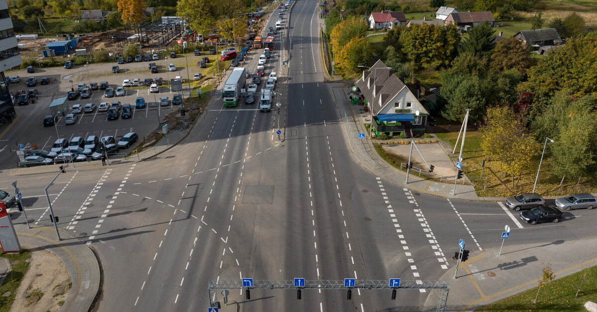 Prie Vakarinio aplinkkelio Vilniuje – eismo ribojimai: galimi autobusų vėlavimai - 15min.lt