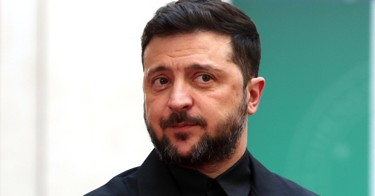 Ar tikrai pas Jermaką aptikta daugybė Zelenskio pasų ir grynųjų pinigų atsargos?