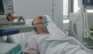 Iš darbo atleistas žiaurus slaugytojas: paciento penį galimai valė rūgštimi