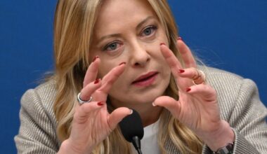 Meloni: JAV karinė operacija Grenlandijoje mažai tikėtina