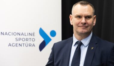 Špokas oficialiai atsisveikino su NSA vadovo pareigomis