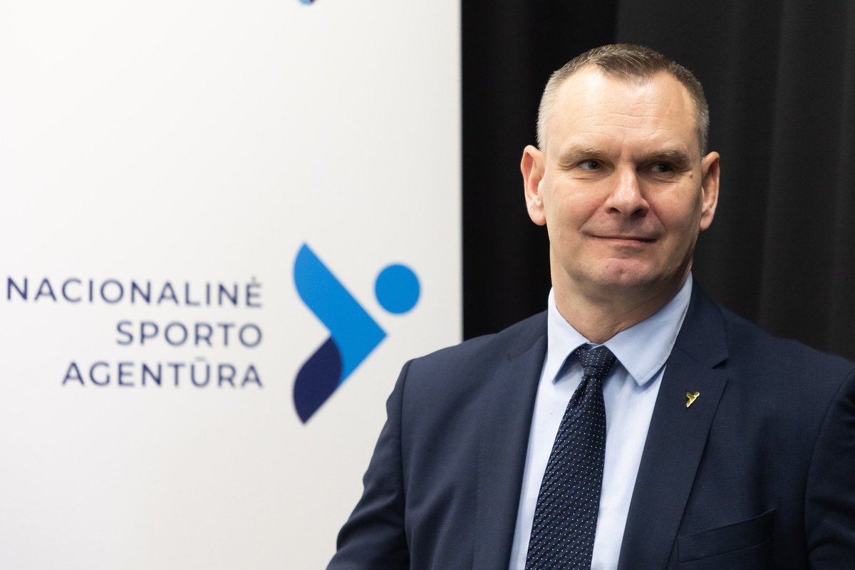 Špokas oficialiai atsisveikino su NSA vadovo pareigomis