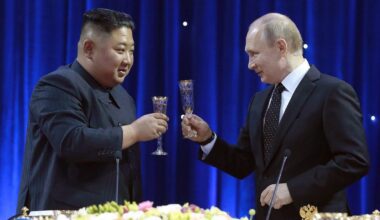 Putino sąjungininkė atsitraukia? 1 šalis netikėtai sumažino ginklų tiekimą Rusijai