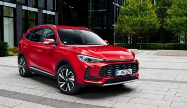 Kodėl britai masiškai perka kiniškus automobilius? Eksperto atsakymas paprastas