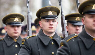 Senjoras Valstybės gynybos fondui skyrė išskirtinę sumą