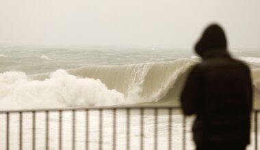 Maltą nuniokojo stipri audra: bangos užliejo dalį miestų