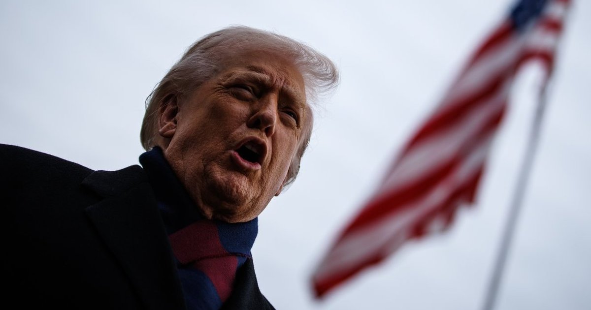 Donaldas Trumpas atskleidė kasdienio aspirino vartojimo priežastis ir paneigė užmigęs per susitikimus