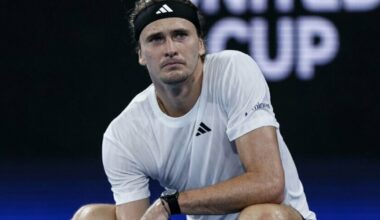 Zverevas plūdosi rusiškais keiksmažodžiais: „B***, jis vos paeina ir vis tiek paduoda 230 km/val. greičiu“