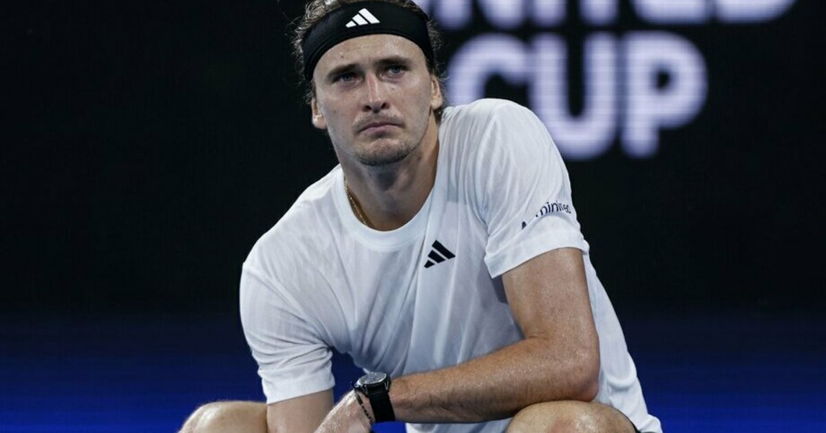 Zverevas plūdosi rusiškais keiksmažodžiais: „B***, jis vos paeina ir vis tiek paduoda 230 km/val. greičiu“