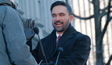 Pradėjęs eiti pareigas Niujorko meras Zohranas Mamdani žada kairiųjų politikos sėkmę