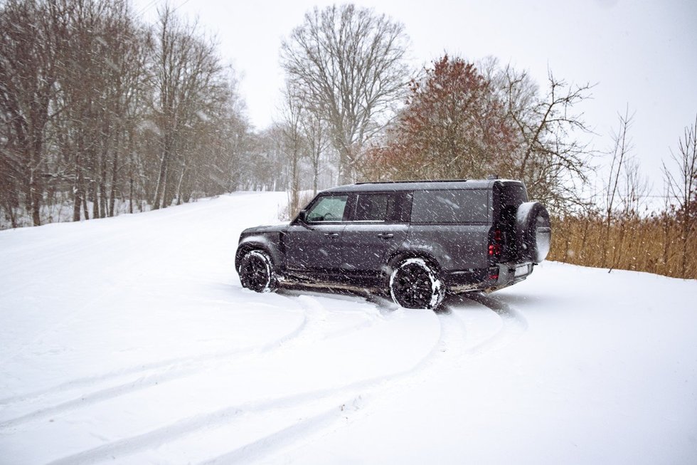 Land Rover Defender 130 (nuotr. Aivaras Grigelevičius)