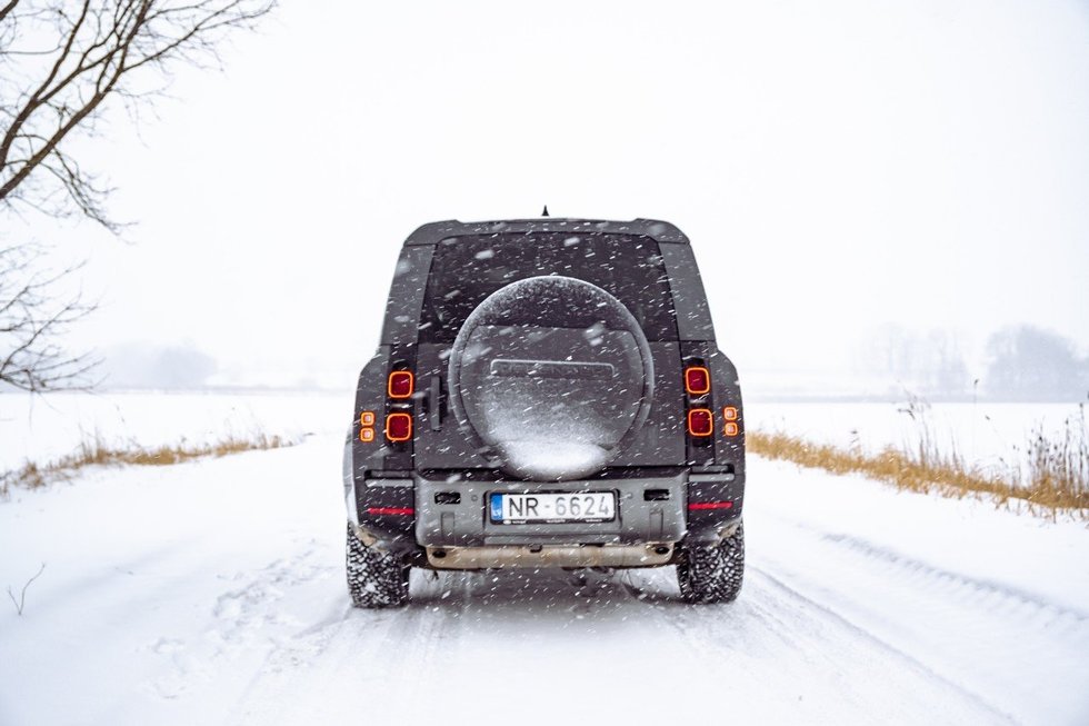 Land Rover Defender 130 (nuotr. Aivaras Grigelevičius)