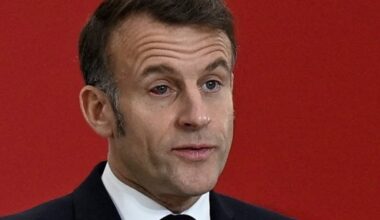 Kas nutiko Macrono akiai? - Delfi