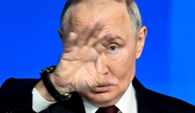 Karas Ukrainoje. Kremliaus reikalavimai peržengia Ukrainos ribas: analitikai paaiškino naują Putino signalą Vakarams - 15min.lt