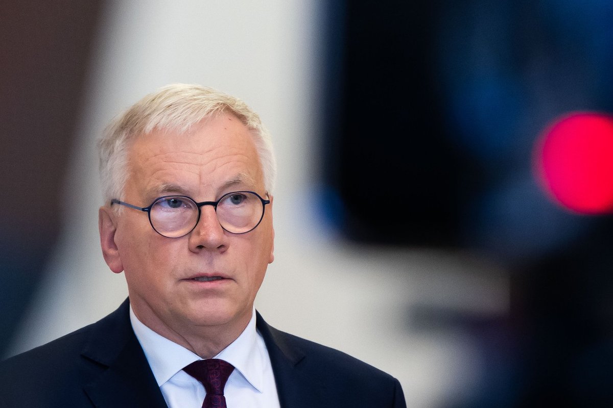 Ministrui atrodo nelogiška, kad Šadžiui trūktų patirties