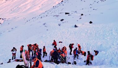 Austrijoje trys sniego lavinos nusinešė aštuonias gyvybes