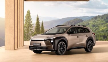 Artėjantis pavasaris „Toyota“ gerbėjams bus ypatingas: pasirodys 14 cm ilgesnis populiarus modelis