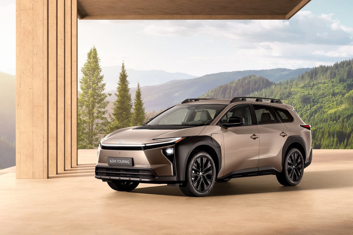 Artėjantis pavasaris „Toyota“ gerbėjams bus ypatingas: pasirodys 14 cm ilgesnis populiarus modelis