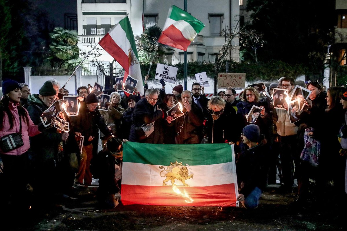 Dėl protestuotojų žudynių JAV įves sankcijas Irano naftai