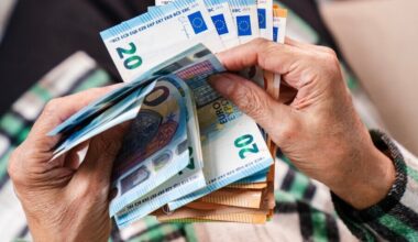 II pakopos lūžis: ką masiniai pasitraukimai reikštų pensijų anuitetams? | Verslas