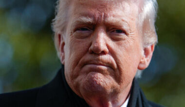 Donaldas Trumpas: Mineapolio meras žaidžia su ugnimi