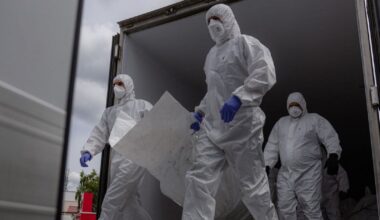 Ukraina atgavo iš Rusijos 1 000 žmonių palaikus