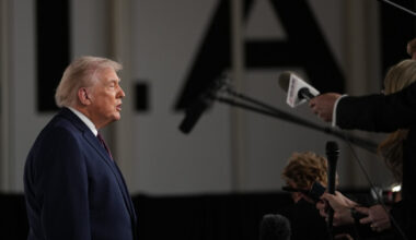 Trumpas perspėjo Jungtinę Karalystę: tai labai pavojinga