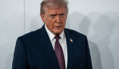 Mineapolyje agentų nušautą vyrą Donaldas Trumpas pavadino „agitatoriumi ir galbūt maištininku“