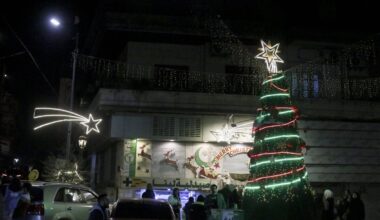 Dėl mūšių Sirijos mieste namus paliko dešimtys tūkstančių žmonių