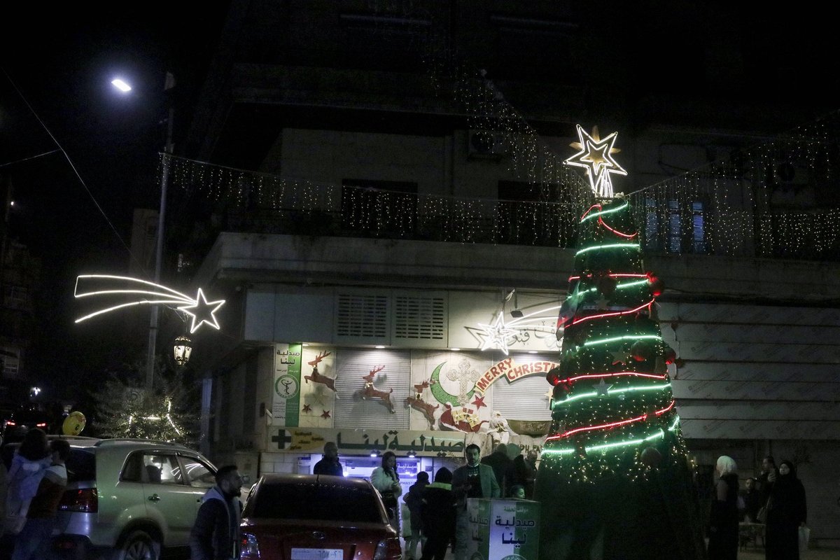 Dėl mūšių Sirijos mieste namus paliko dešimtys tūkstančių žmonių