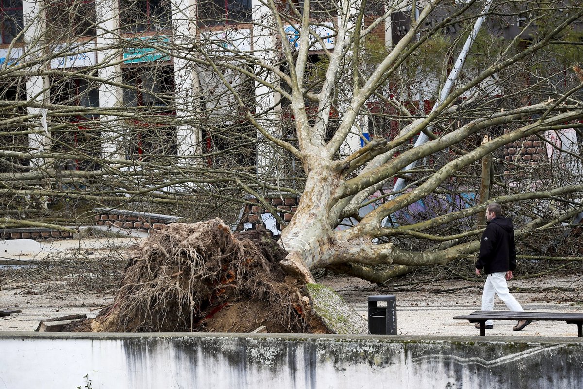 Audra Portugalijoje padarė didelės žalos, yra žuvusiųjų