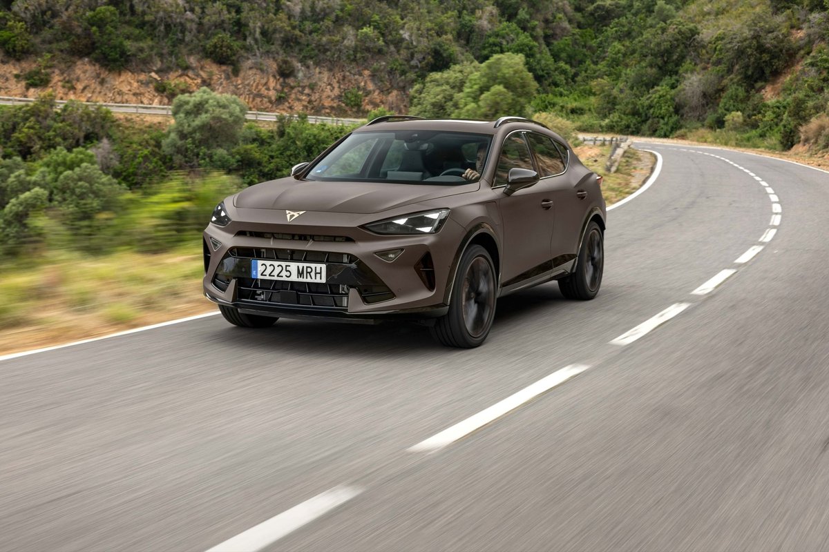 Su „Ferrari“ vaikų į mokyklą neveši, su „Porsche 911“ grybauti nevažiuosi: o ką rodo „Cupra“ pavyzdys?