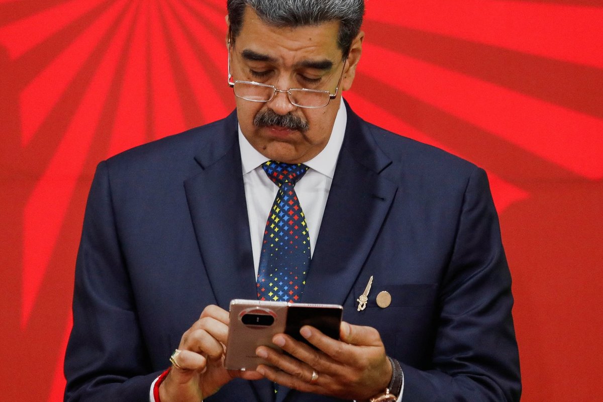 „Konfiskuotas Maduro telefonas“: kas įrodo, kad tai – dirbtinio intelekto kūrinys?