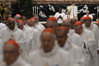 Leonas XIV ragino kardinolus išklausyti seksualinio išnaudojimo aukas