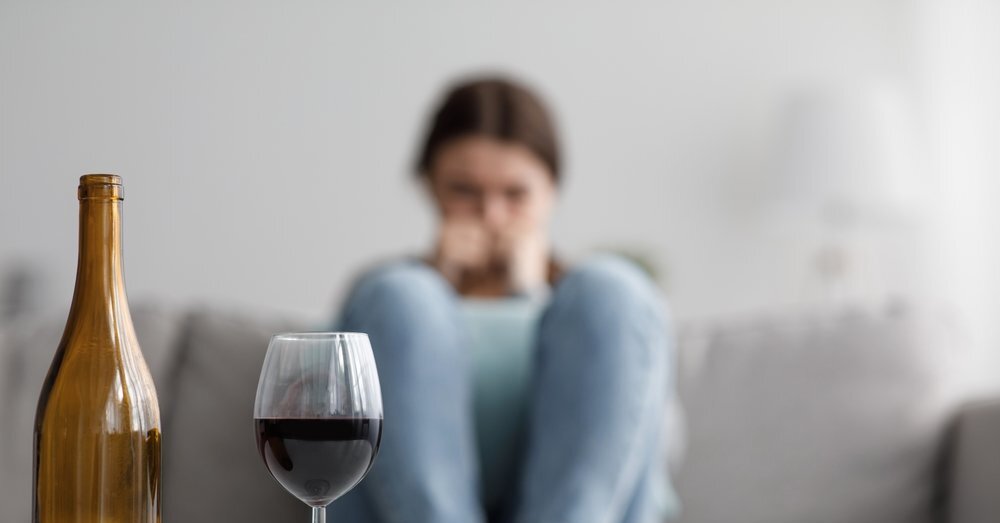 Moteris išgerdavo kasdien po butelį vyno: kai suprato, kodėl, viskas pasikeitė