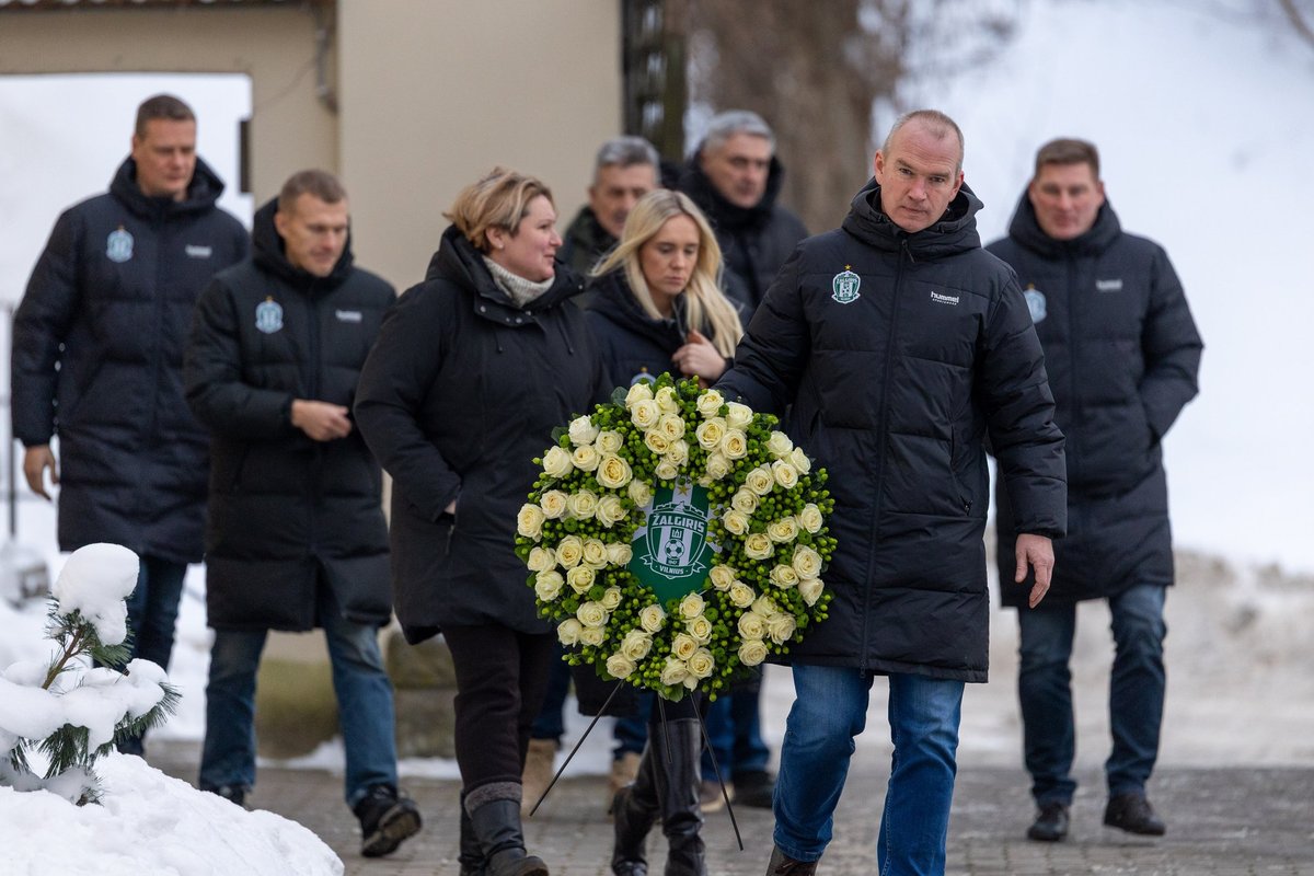 Vilniuje atsisveikinama su iškeliavusia futbolo legenda Benjaminu Zelkevičiumi