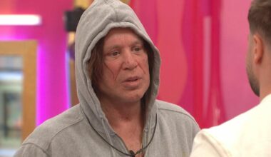 Parodė, kaip dabar atrodo legendinis Mickey Rourke'as: gerbėjai šokiruoti