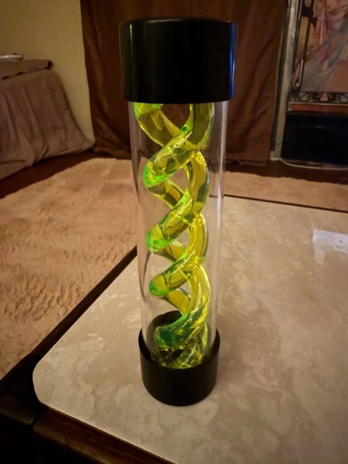 Gautas siuntinys (nuotr. Reddit)