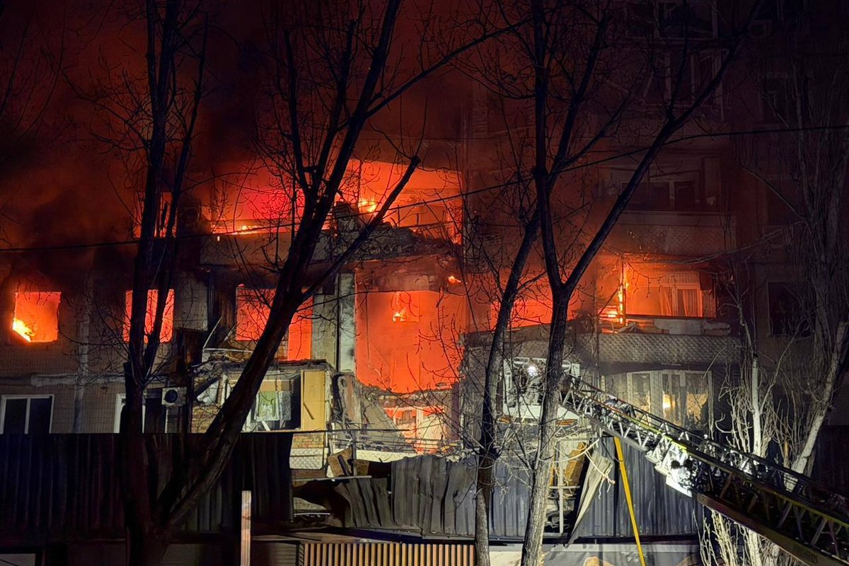 Sužeistųjų per Rusijos dronų ataką Odesoje padaugėjo iki 22