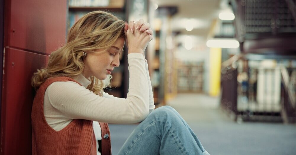 Nuolatinis stresas darbe: specialistės pataria, kaip nutildyti vidinį kritiką ir nuraminti kūną