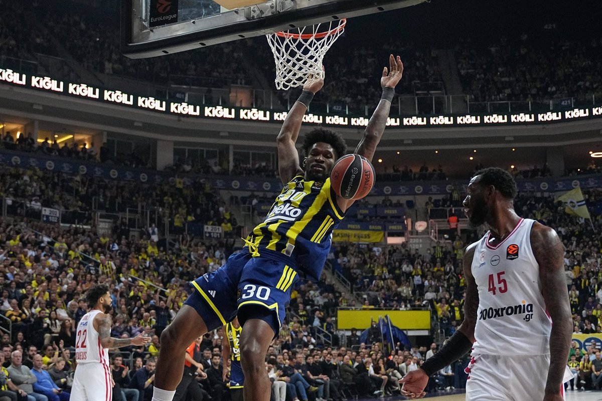 Apmaudu: Šaras ilgam prarado neseniai „Fenerbahče“ papildžiusį aukštaūgį - Delfi