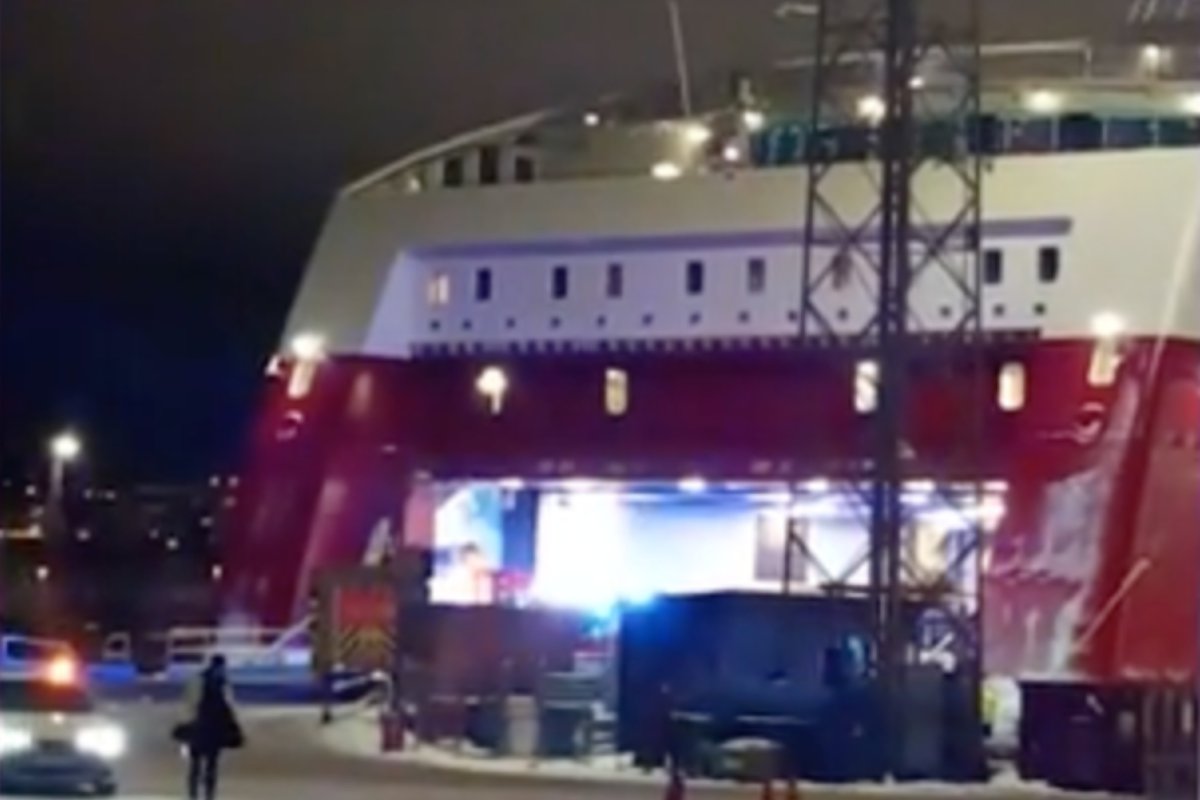 Iš Talino plaukusiame kelte, įtariama, nužudytas žmogus