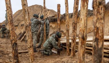Pirmieji šauktiniai į tarnybos vietas išvyks jau vasarį: ką būtina žinoti dirbantiems ir darbdaviams