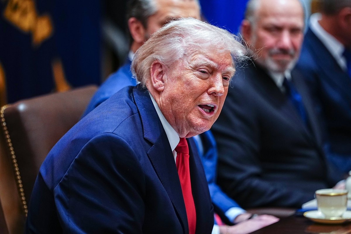 „Labai pavojinga“: Trumpas perspėjo Jungtinę Karalystę