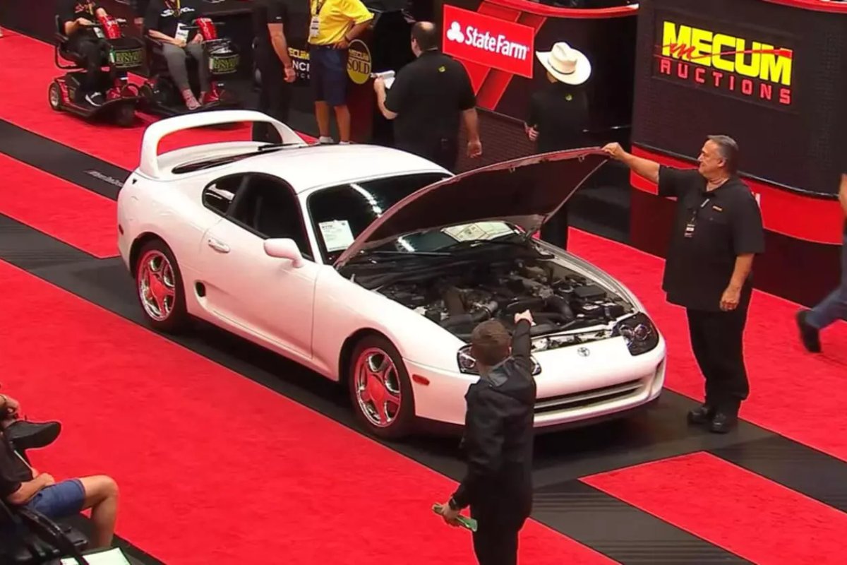 Išskirtinumas: senoji devinto dešimtmečio „Toyota“ parduota už „Lamborghini“ kainą