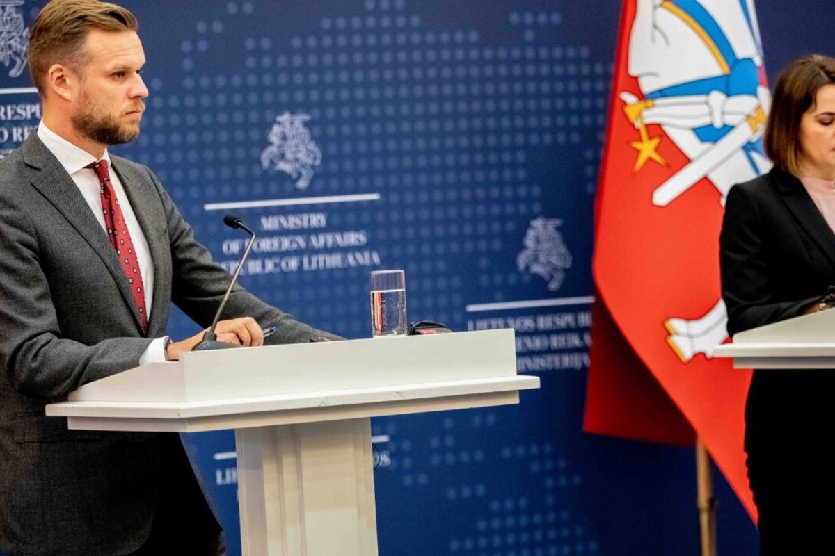 Landsbergis emocingai sureagavo į Cichanouskajos išvykimą