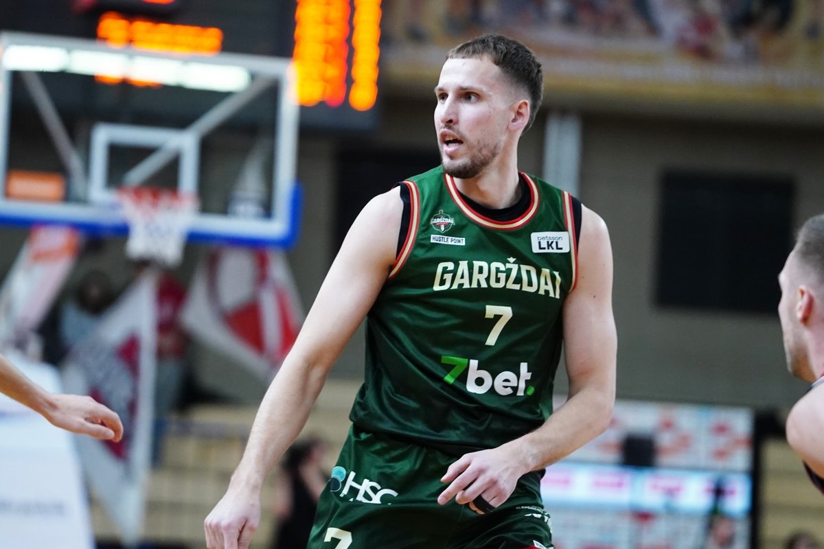 „Gargždų“ dueto nesustabdę jonaviečiai krito namuose - Delfi