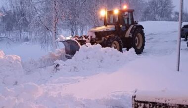 Plungėje dėl sniego mokyklose stabdomas ugdymo procesas