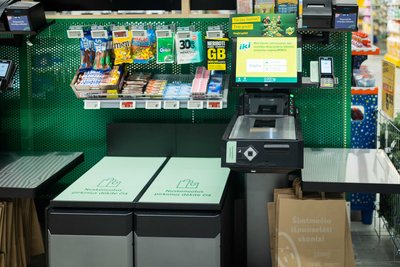 Parduotuvių tinklas „Iki“ diegia specialiai žmonėms su negalia pritaikytas savitarnos kasas