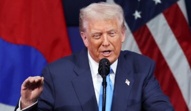 Trumpas: JAV pasirengusi įsikišti, jei Iranas imsis smurto prieš protestuotojus